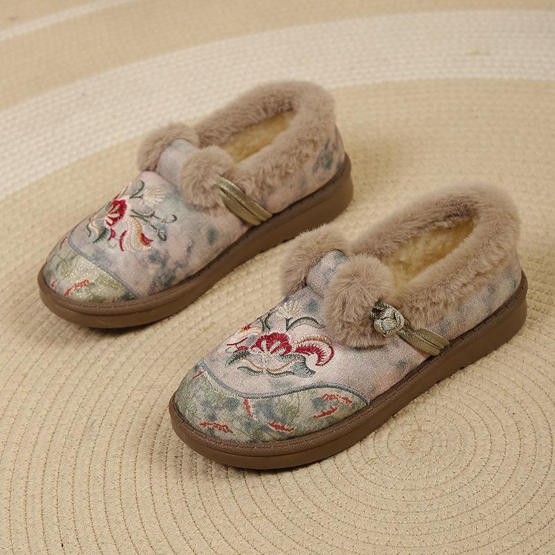 Flower Embroidery Hairy Edge Women's Cotton Shoes Winter Lock Temperature Inside Old Beijing Cloth Shoes Ethnic Style Winter Shoes Batch Supply
