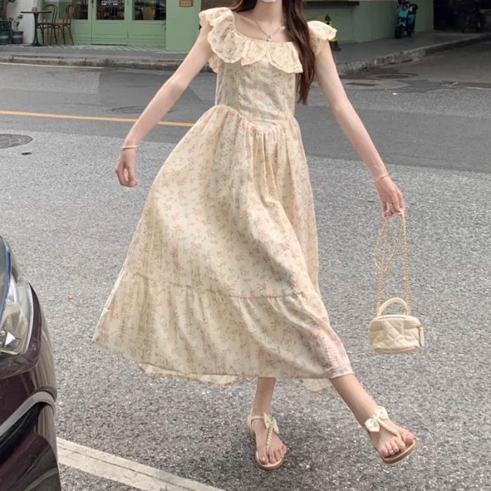 

2024 Летнее облегающее платье с цветочной вышивкой, оборкой на талии и квадратным воротником M