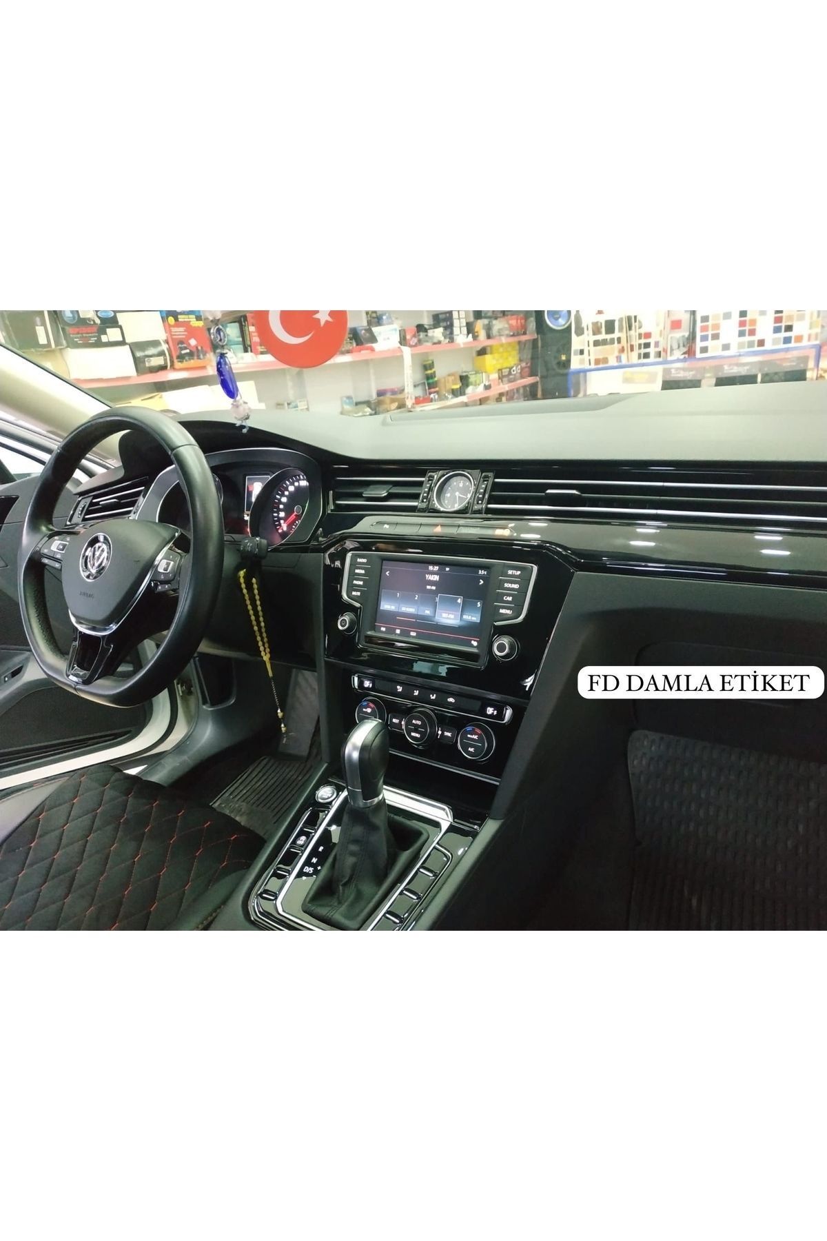 

Volkswagen Passat B8 Приладова панель, консоль, оздоблення, накладка на груди Глянцевий чорний колір Спеціальний дизайн