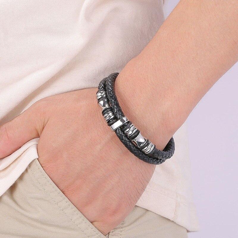 Punk Edelstahl Metallverschluss Herrenschmuck Zweilagiges Echtes Lederarmband Schwarze Anhänger HipHop Armband