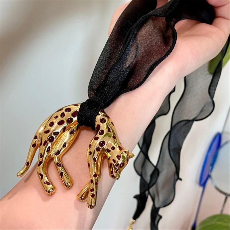 Edgy Leopard Charm Necklace With Sustainable Coating Lightweight Alloy Jewelry For Men Women Gothic Style Accessories
