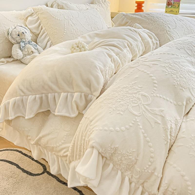 Thickened Milk Fleece Four-Piece Set, Fleece Thickened Bedding, Winter Carved Coral Fleece Quilt Cover, Bed Sheet, Bed Skirt