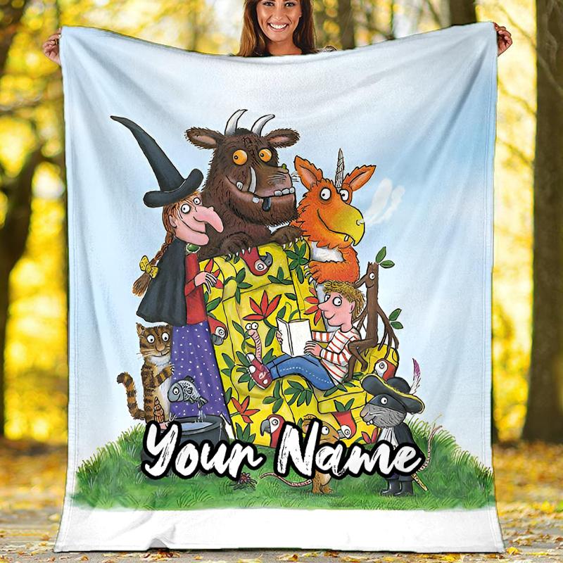 Coperta Stampata Personalizzata con Nome - Tema Il Gruffalò - Perfetta per Divano, Letto, Viaggi e Uso Esterno | Lavabile in Lavatrice, Accogliente e Resistente.