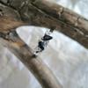 Серебряное кольцо с натуральным сапфиром, фианитами, вес изделия 2,55 гр (2202806)