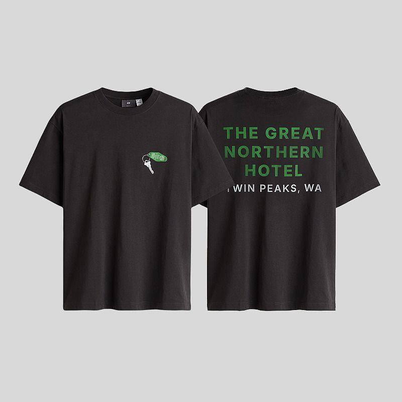 

[Shuangfeng Town] HM Men s and Women s T-shirt 2025 Autumn New Arrival Movie Print Loose Shoulder Short Sleeve 0972640 Black/two Peaks 170/92