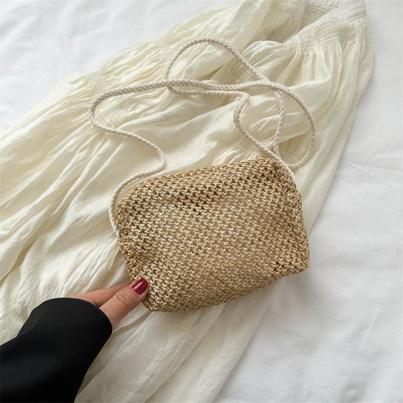 

Small Square Woven Shoulder Bag With Zipper Closure For Everyday Use хакі
