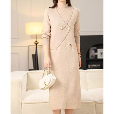 Kostýmy a sady – Súpravy s šatmi