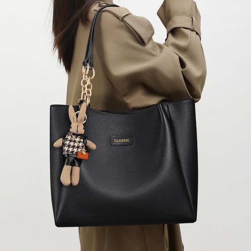 Tote bag, new women s bag, large capacity, high-end commuting fashion shoulder bag, tote bag.