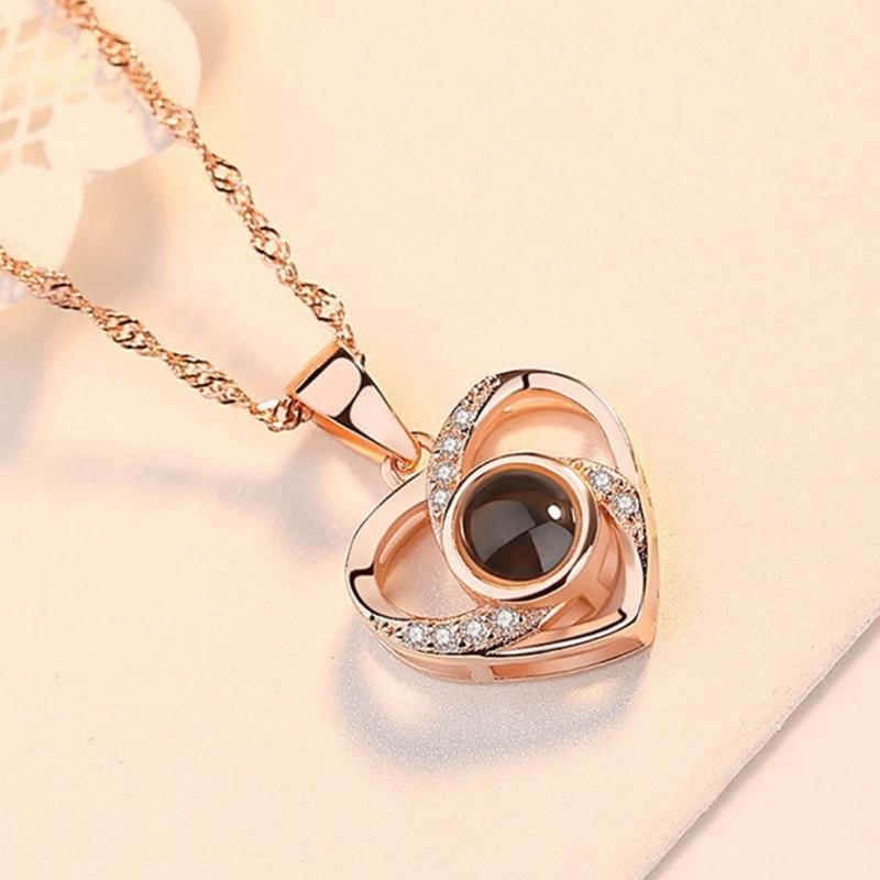 Unique Love Projection Necklace Hollow Heart Necklace Couples Jewelry Fashion Heart Neck Jewelry Suitable for Gifts