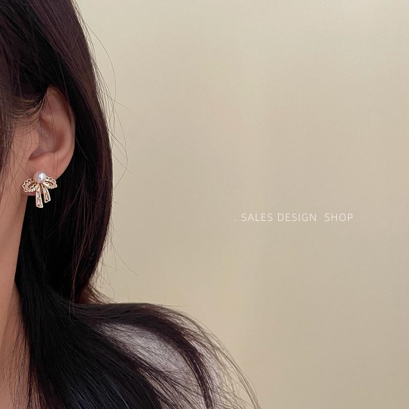 Korean Style Pearl Bow Stud Earrings: Chic, Luxurious, and Versatile Accessories