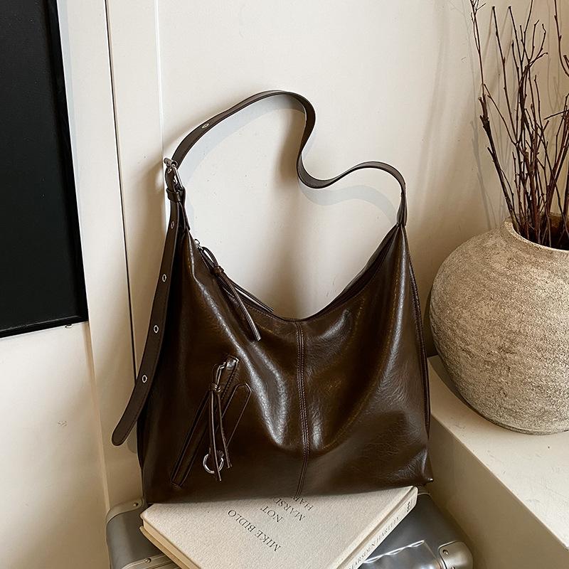 Casual Retro Large-capacity Bag Women's 2025 New Commuter Versatile Shoulder Messenger Bag Soft-sided Tote Bucket Bag