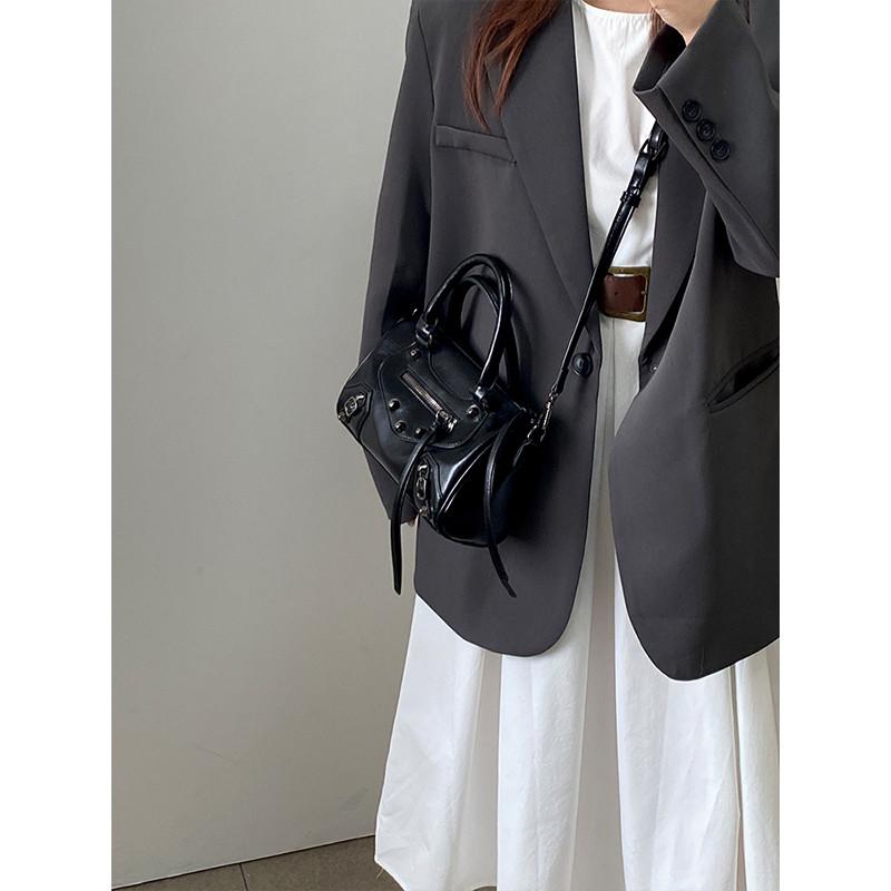 Ielgy Retro Trendy Cool Black Motorcycle Female Bag Fashion Portable Shoulder Messenger Bag