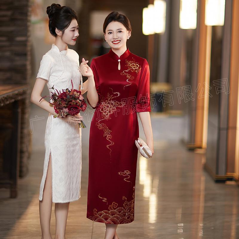 Stylish Red Retro Beaded Cheongsam Wedding Dress for Mother or Mother-in-Law