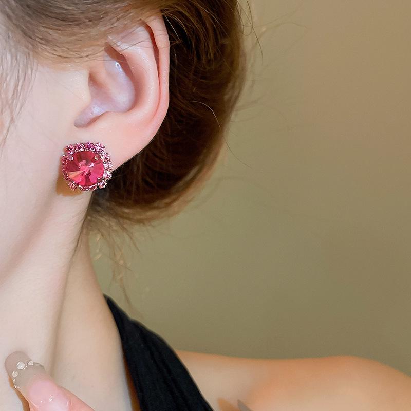 Luxuriöses zweiteiliges Set: Eingesetzte Diamant-Ohrstecker & Halskette mit Farbakzenten