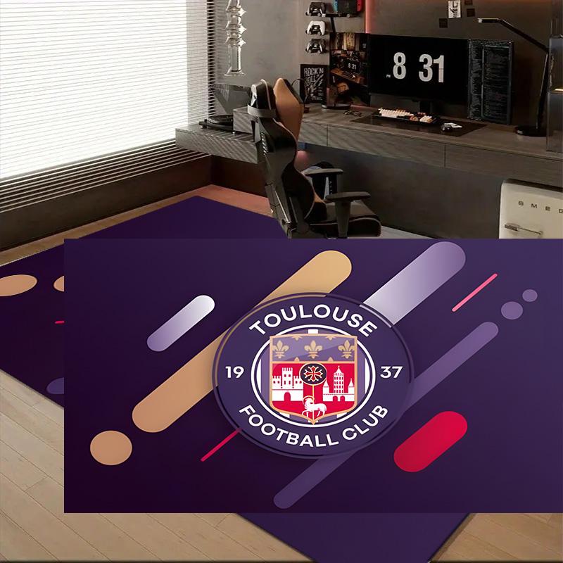 1PC Toul-ouse Crest Design Floor Mat for Living Room, Game Rooms, Office, Bedroom, Office Floor Mat Playful Design, Christmas Fan Gifts