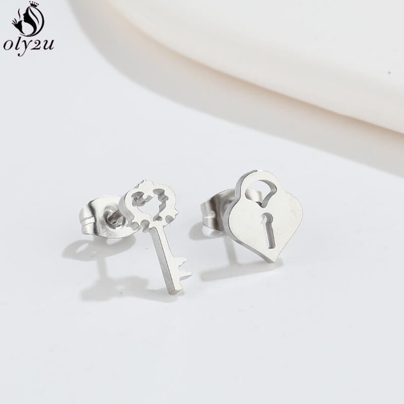 Asymmetry Stainless Steel Key Lock Earring for Women Rabbit Carrot Piercing Jewelry Girls Earrings Gifts Accessories