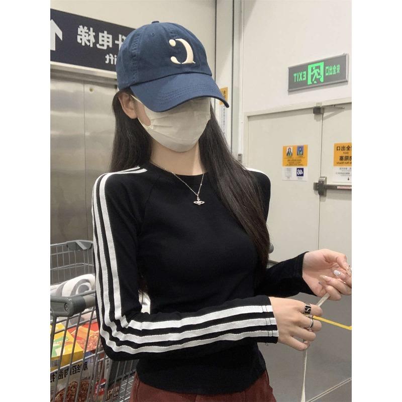 Design Sense Bar Slim Bottom Shirt Female Spice Girl Wind Straight Shoulder Skinny Top Spring Long Sleeve T-Shirt Inside