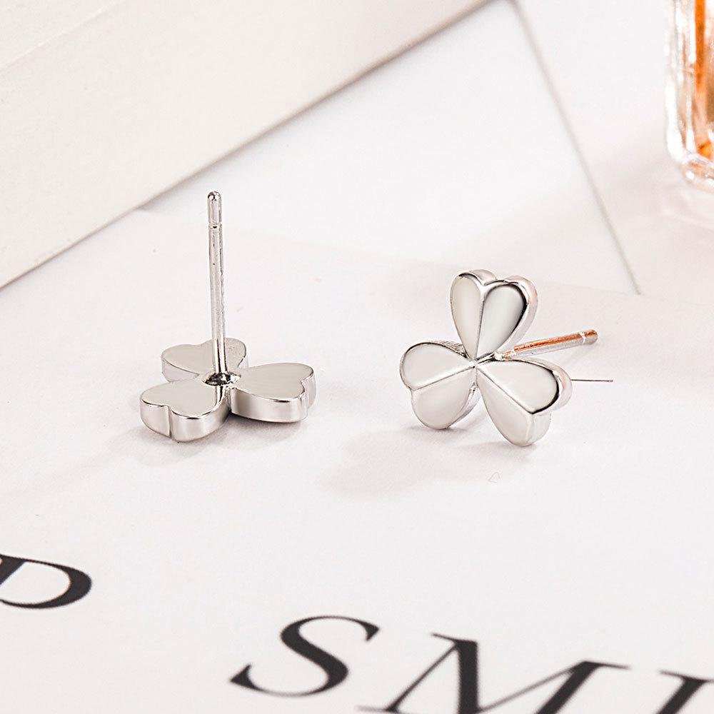 Simple and Fashionable Thickened Happy Clover Stud Earrings for Women, Elegant Small Fresh Thick Leaf Earrings, Personalized Girls Earrings.