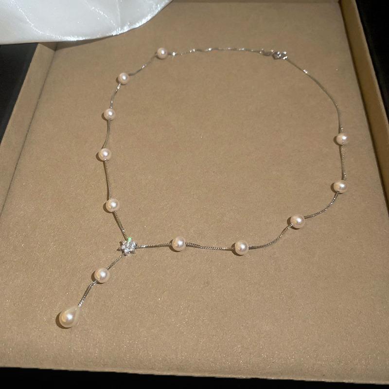 Korean version of zircon flower pearl necklace retro elegant daily commute versatile collarbone chain light luxury high-end neck chain
