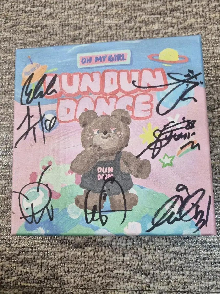

OH MY GIRL Dun Dun Dance autographed album Used