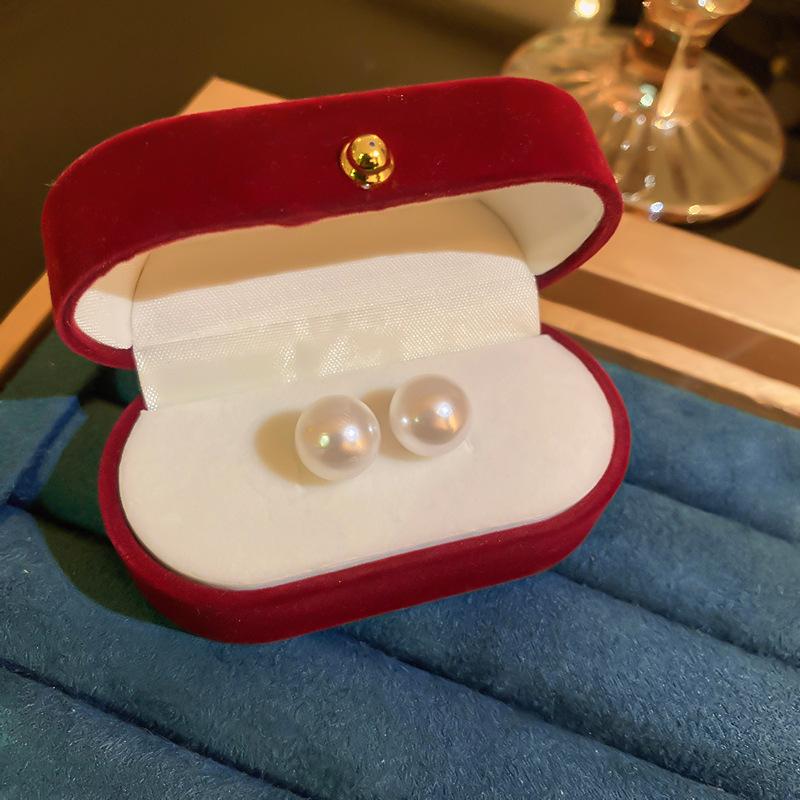 Simple and versatile retro pearl earrings Korean niche design sense small stud earrings sweet earrings women