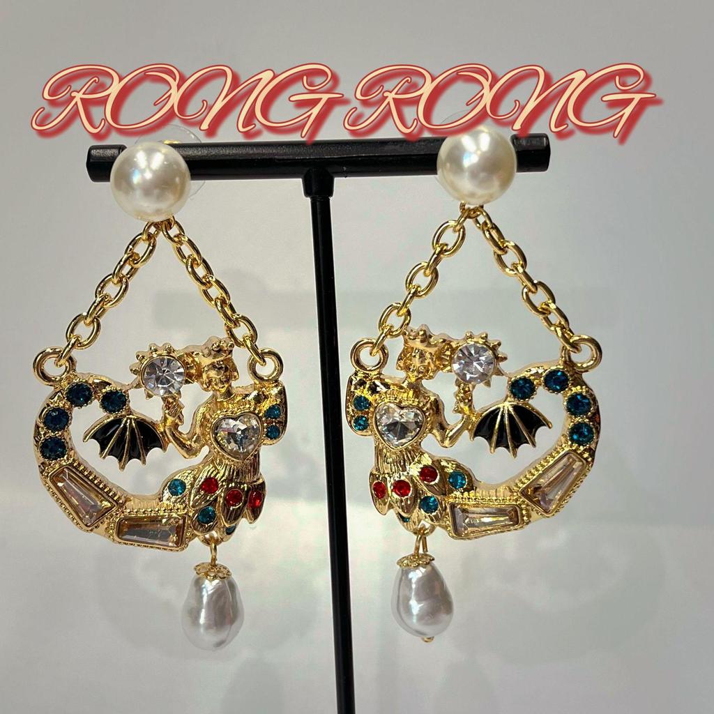 Vintage Mermaid Pearl Art Earrings: Retro, Handmade, and Exquisite.