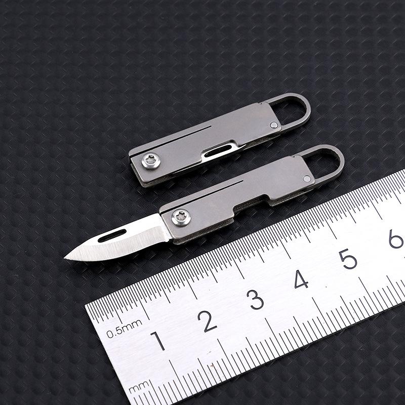 MINI Titanium Alloy Folding Knife Keyhole Can Be Opened 7Cr Steel Blade EDC Portable Keychain Pendant Unpacking Express Gadge