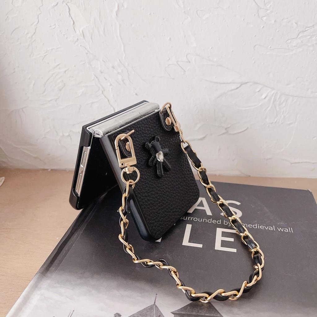 Applicable to Samsung ZFlip5 folding case cartoon bear lychee pattern zflip4 mobile phone chain wristband protective case