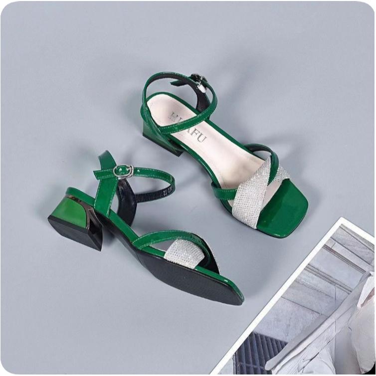 Outer Wear Rhinestone Open-toed Summer New Style Thick Mid-heel One-word Low-heeled Sandals Women