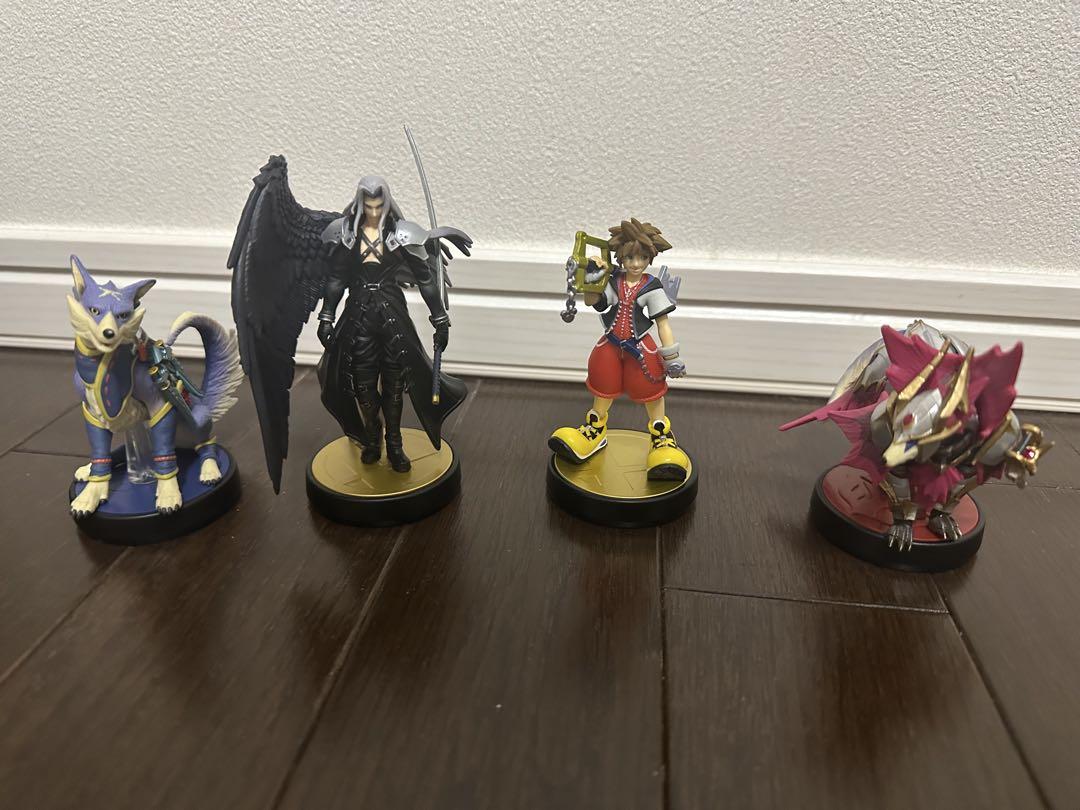 

[USED] amiibo figures of Sephiroth and Sora, Monster Hunter companions