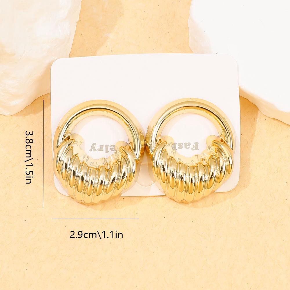 European and American Gold-plated Stud Earrings Love Geometric Fashion Niche Design Acrylic Retro Women's Earrings