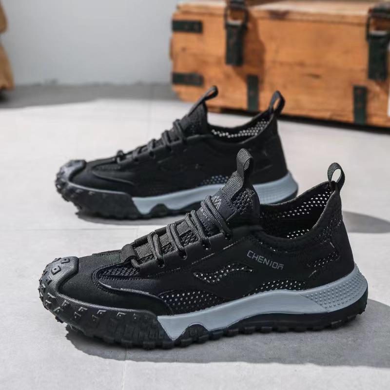 

Labor insurance shoes men s summer mesh breathable outdoor tooling shoes non-slip and wear-resistant sports shoes casual versatile mountaineerin 44 чорний