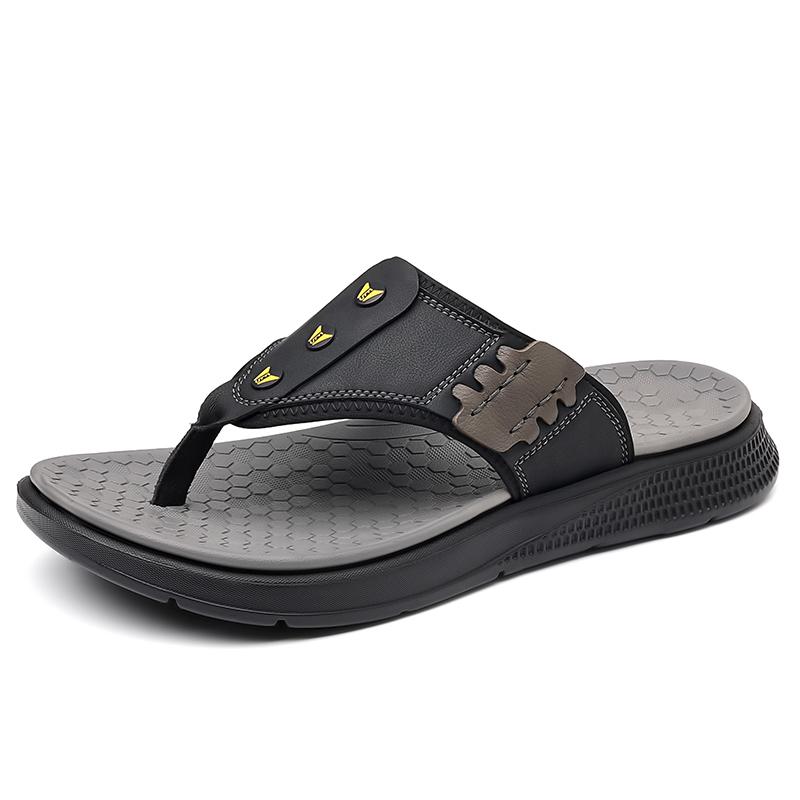 Fashion Summer Men Casual Leather Soft Bottom Slippers 2025 New Outdoor Antiskid Beach Slippers Fashion Comfy Flat Designer Flip Flop