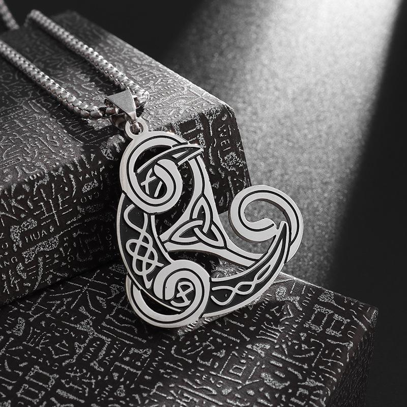 Vintage Jewelry Triangular Celtic Knot Crescent Moon Pendant Necklace 60CM(Necklace Long)