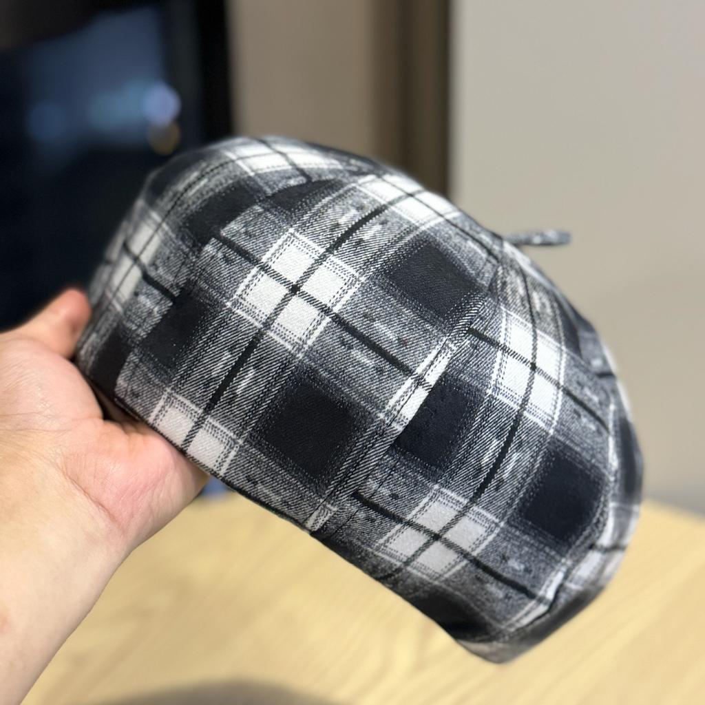 Spring and Autumn Xiaoxiangfeng Fashion Plaid Beret New British Retro Painter Hat Elegant Temperament Octagonal Hat Women
