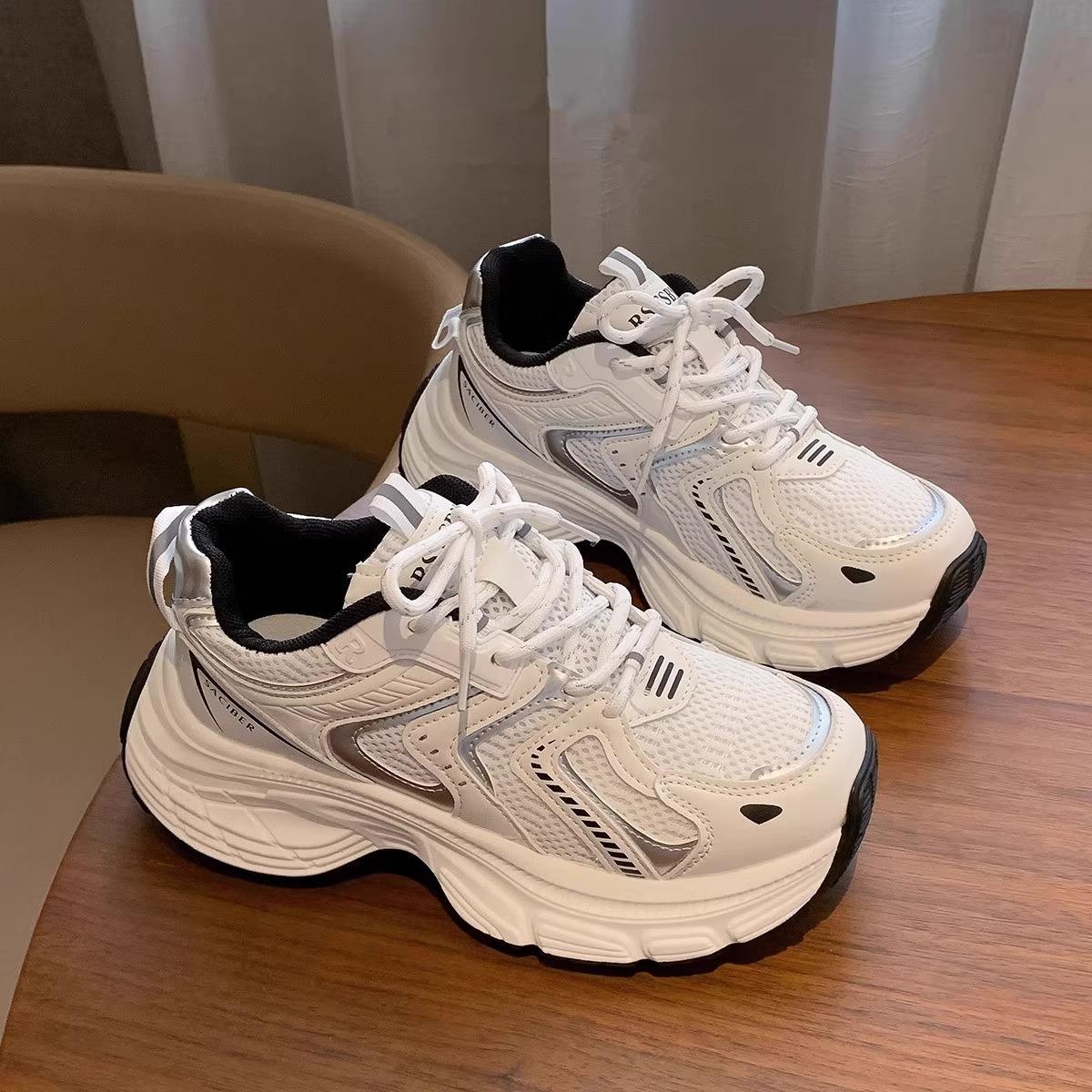 

Showing feet, small platform dad shoes, women s 2025 spring and summer new mesh breathable small height increase sports and leisure shoes 40