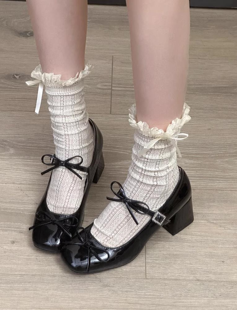 

Серебристые туфли Мэри Джейн, женские, лето 2025, толстый каблук, темпераментные, универсальные, под юбку, на высоком каблуке, одинарные туфли, маленькие кожаные туфли 40 чёрный