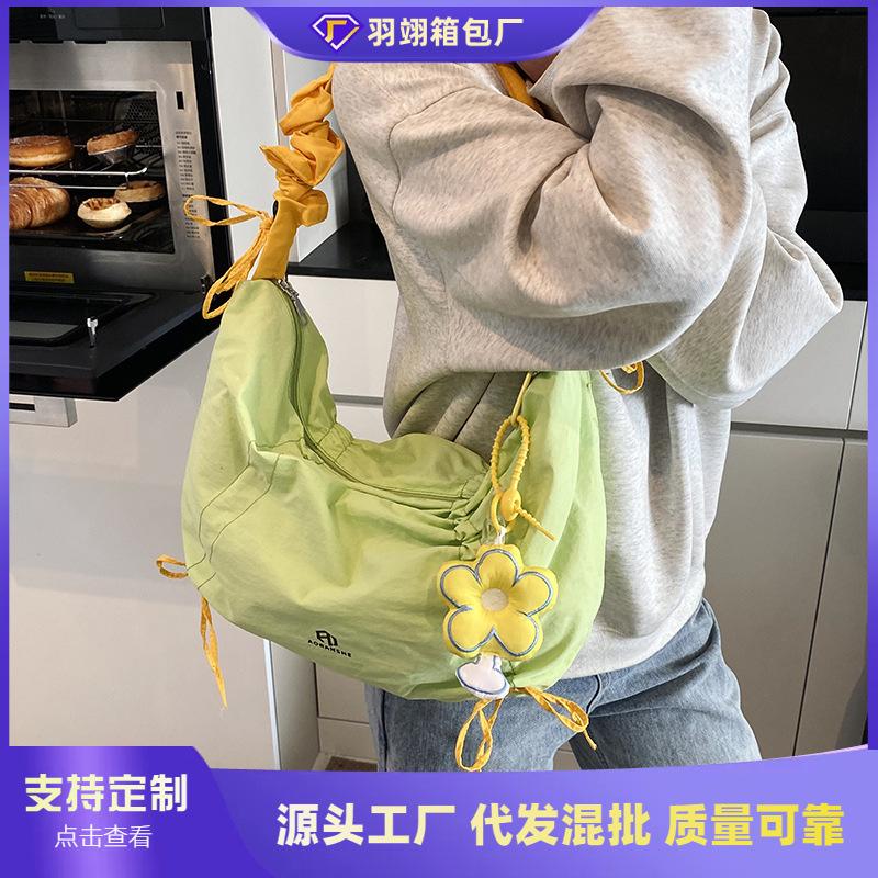 Summer niche bag women's new fashionable large-capacity shoulder messenger bag class commuter dumpling bag