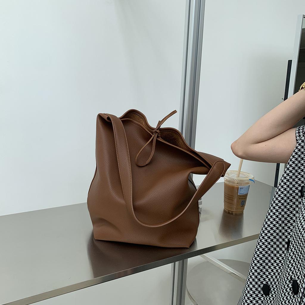 Retro simple shoulder bags large capacity bucket underarm bag pu leather women's commuter tote bag fashion ladies purse handbags