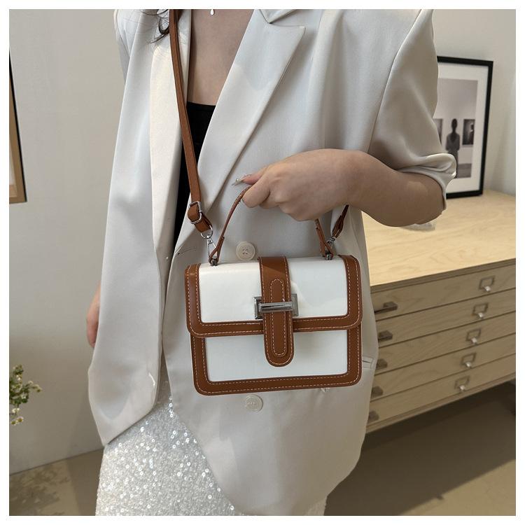 

2025 spring and summer new Korean version handbag bag women s retro fashion shoulder small square bag foreign style contrasting color messenger bag коричневый