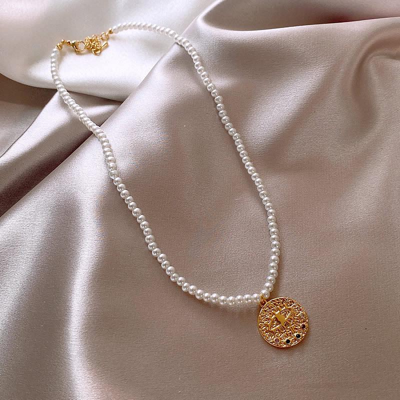 Gold-Plated Natural Pearl Necklace: Elegant Clavicle Chain with Retro High-End Style for Women