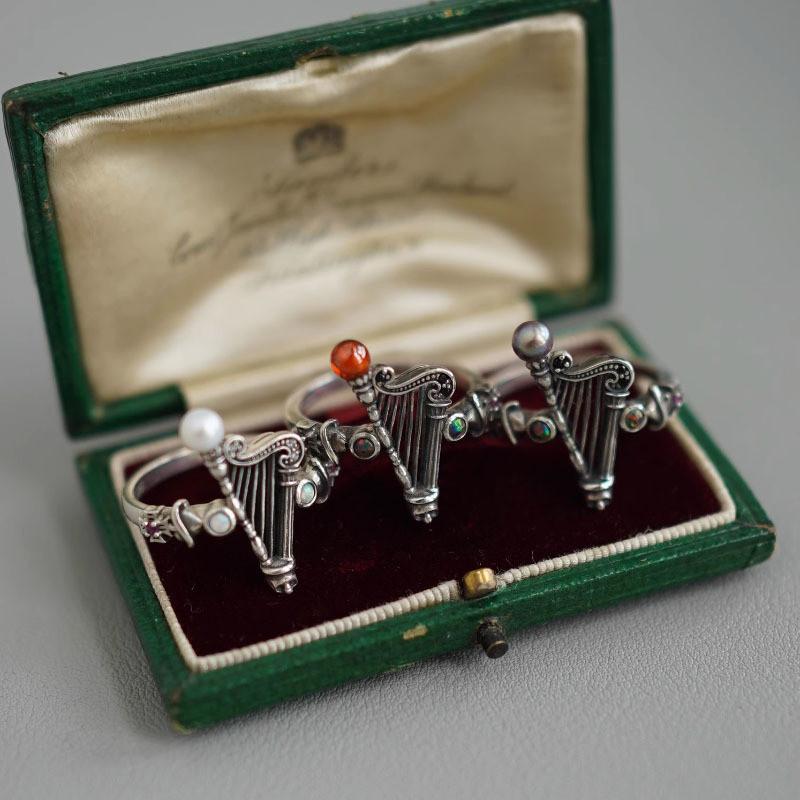 Fashionable Unique And Open Design Copper Ring For Women With Geometric Details Gemstone