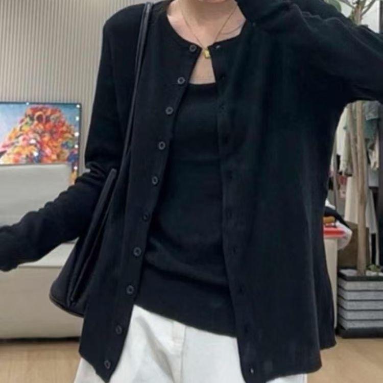 

2025 Приталенный женский костюм-двойка: кардиган и майка - Новая корейская осенняя мода M 80-100 lbs