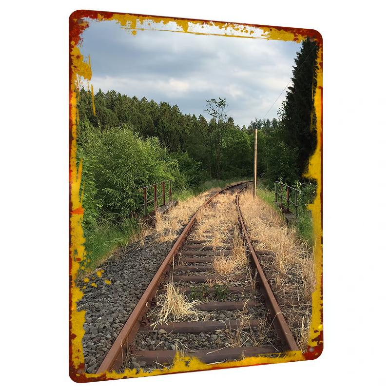 

Vintage Railway Track Landscape Metal Wall Art Home Decor for Living Room Bedroom 20x30cm（7.8x11.8inch）