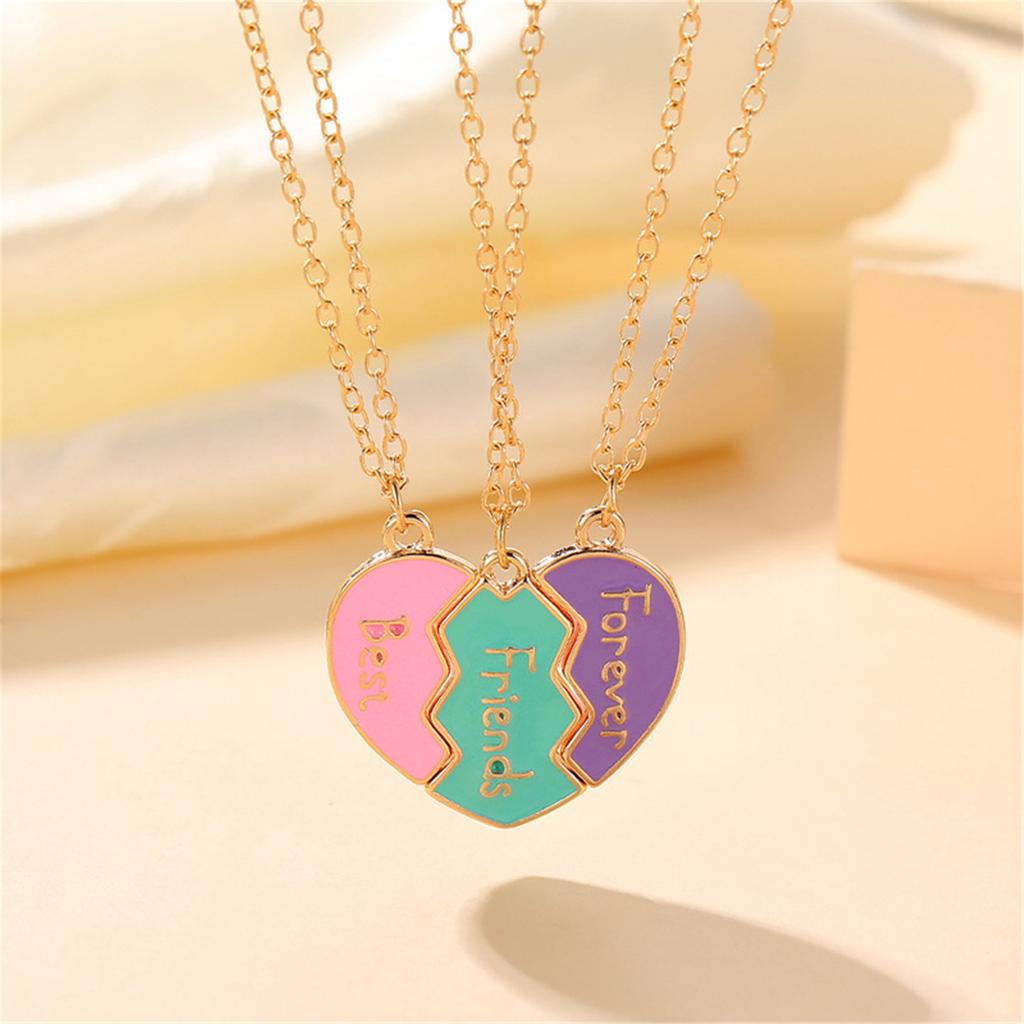 3pcs Heart Puzzle Friendship Necklace Set Symbolizing Portable Bonding for Trendy Women and Fashion Enthusiasts