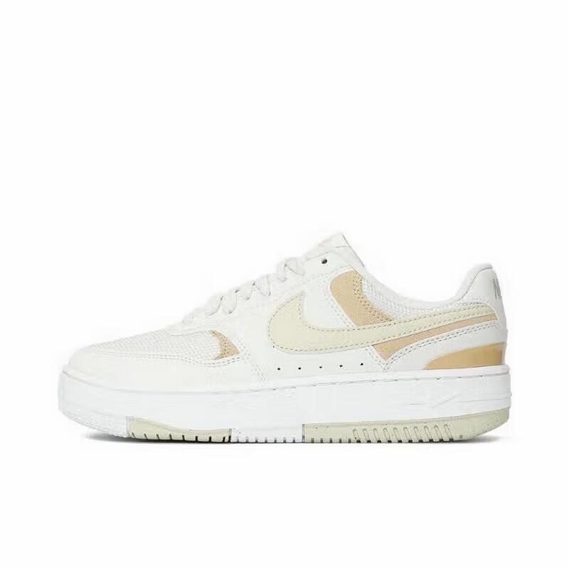 

Nike Women s Retro Casual Sneakers 36.5