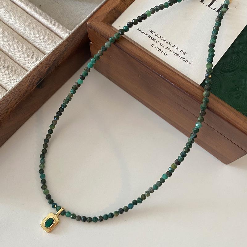 Handmade Green Strawberry Beaded Choker Necklace - Natural Stone, Non-Fading, High-End Women's Sweater Chain