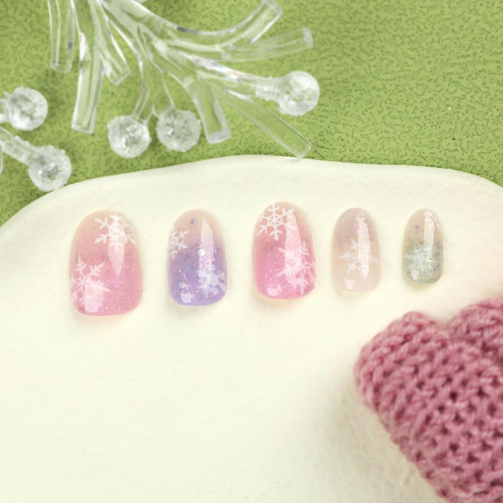 Gradient Christmas Nail Art Stickers: Short, High-End Wear-On Fake Nail Tips