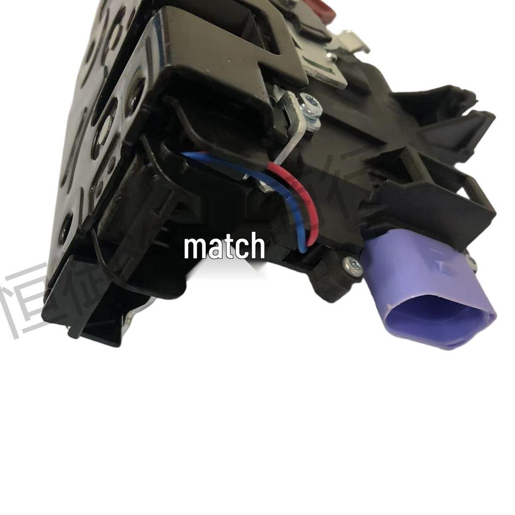 1TD837015A Front Left Door Handle for Sagitar, Octavia, Touran (2004-2019)