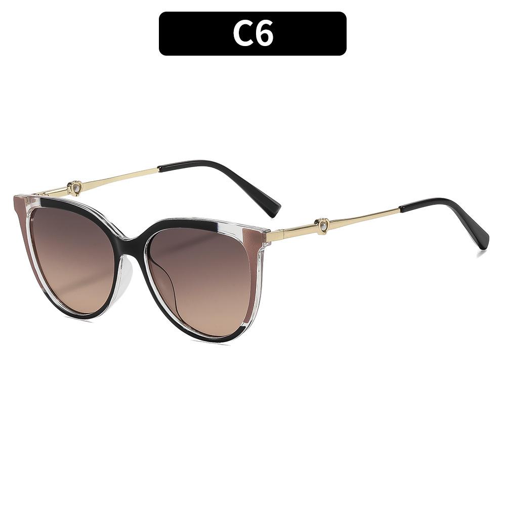Oversized cat-eye heart-shaped glasses, retro street-style sunglasses, perfect for outdoor vacations and travel.
